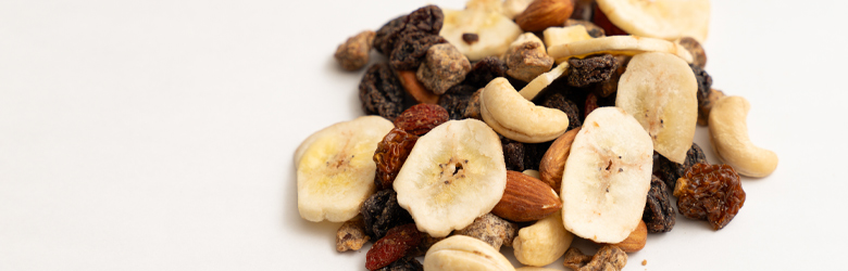 7種類のナッツとドライフルーツの有機トレイルミックス